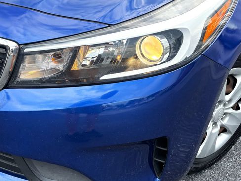 Used 2017 Kia Forte LX FWD image 7