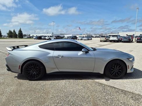 Used 2024 Ford Mustang Coupe RWD image 4
