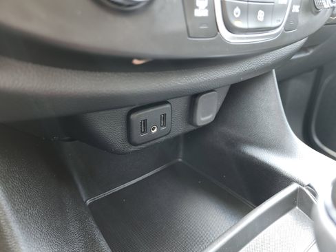 Used 2020 Chevrolet Traverse LS FWD image 8