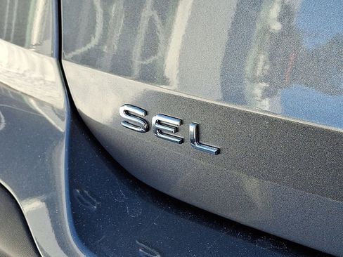 New 2026 Volkswagen Taos SEL image 23