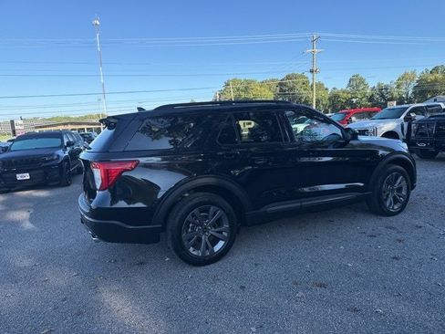 Used 2022 Ford Explorer XLT w/ Equipment Group 202A image 12