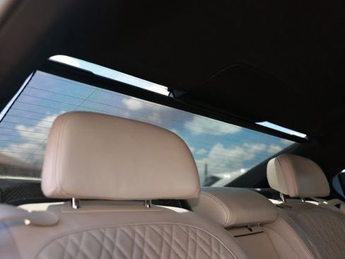 Used 2022 BMW 740i w/ Luxury Rear Seating Package RWD image 27