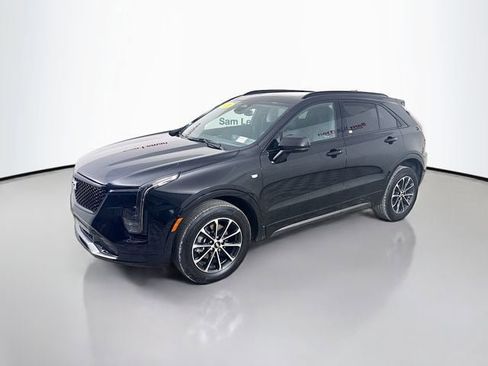 Used 2024 Cadillac XT4 Sport w/ Cold Weather Package image 4
