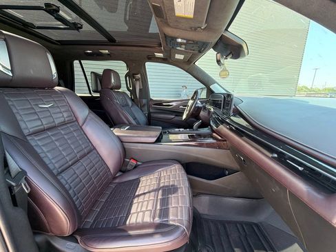 Used 2023 Cadillac Escalade Sport Platinum AWD/4WD image 38