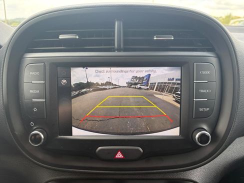 Used 2025 Kia Soul LX FWD image 25