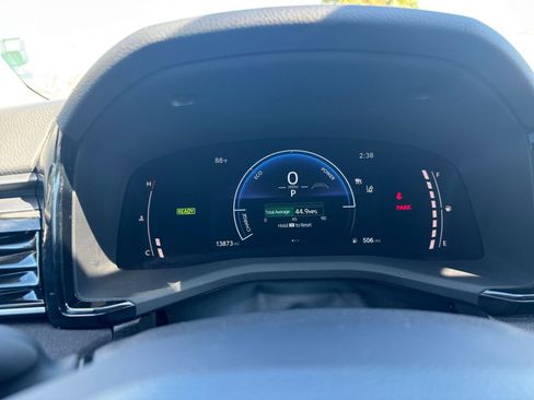 Used 2025 Toyota Camry LE image 40