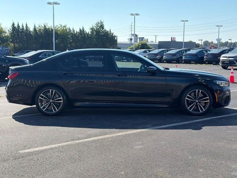 Used 2022 BMW 750i xDrive w/ Executive Package AWD/4WD image 4
