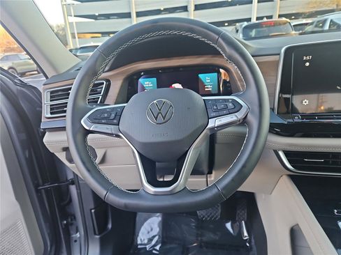 New 2026 Volkswagen Atlas SE image 16