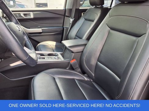 Certified 2023 Ford Explorer XLT w/ Equipment Group 202A AWD/4WD image 3