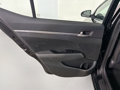Used 2019 Hyundai Elantra SE w/ Cargo Package image 25