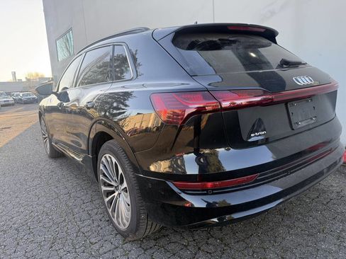 Used 2019 Audi e-tron Prestige w/ Prestige Package image 4