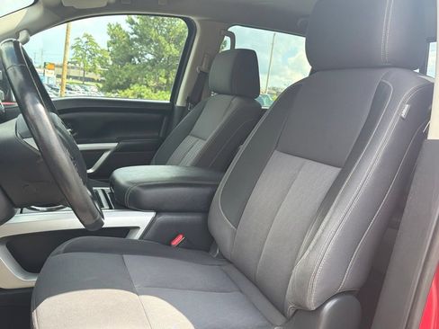Used 2021 Nissan Titan SV w/ SV Convenience Package AWD/4WD image 30