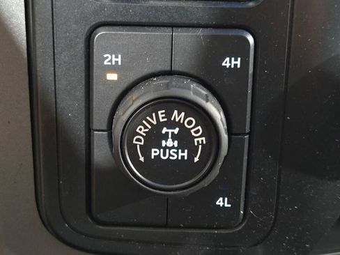 Certified 2022 Ford F150 XLT w/ Equipment Group 302A High image 31