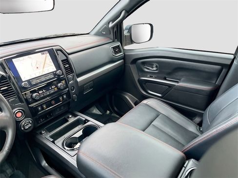 Used 2024 Nissan Titan PRO-4X w/ Pro-4x Convenience Package image 24