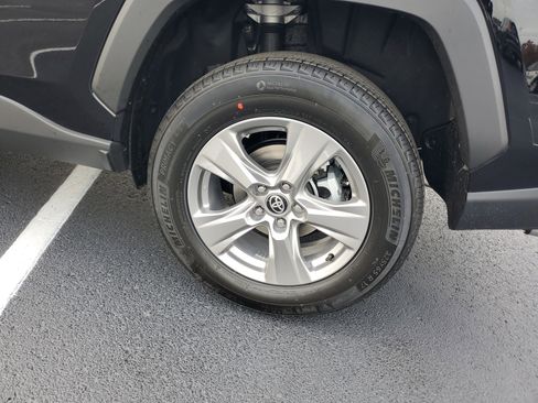 Used 2025 Toyota RAV4 XLE image 11