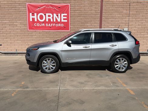 Used 2014 Jeep Cherokee Limited w/ Technology Group AWD/4WD image 2