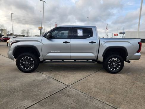 Used 2022 Toyota Tundra SR5 RWD image 4