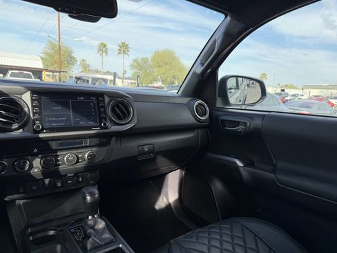 Used 2022 Toyota Tacoma 4x4 Double Cab image 23