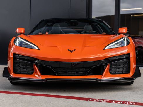 Used 2026 Chevrolet Corvette Z06 RWD image 5