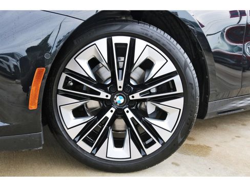 Used 2024 BMW 530i w/ Premium Package RWD image 33