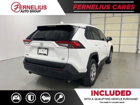 Used 2022 Toyota RAV4 LE image 7
