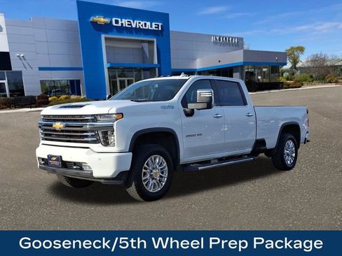 Used 2023 Chevrolet Silverado 2500 High Country image 4
