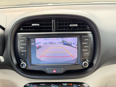 Used 2022 Kia Soul LX w/ Technology Package FWD image 21