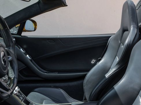 Used 2015 McLaren 650S Spider Convertible 2D image 11