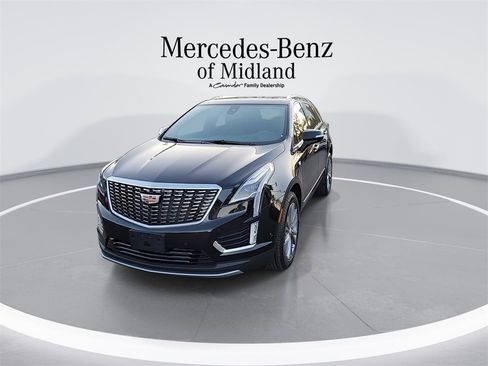 Used 2025 Cadillac XT5 Premium Luxury w/ Technology Package image 3