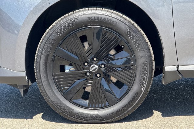 Certified 2025 Nissan Murano SV FWD image 33