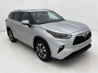 Used 2021 Toyota Highlander XLE AWD/4WD video 2