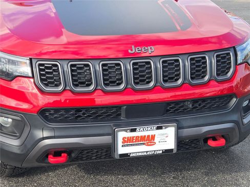 Certified 2025 Jeep Compass Trailhawk AWD/4WD image 8