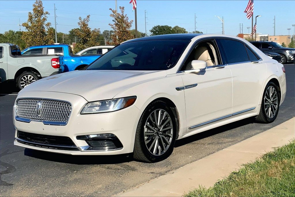 Used 2019 Lincoln Continental Select w/ Continental Climate Package FWD image 5