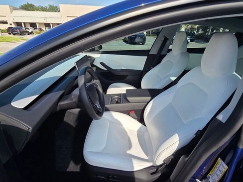 Used 2025 Tesla Model 3 Long Range RWD image 17