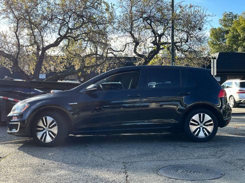 Used 2016 Volkswagen e-Golf SE w/ DC Fast Charging Package image 2