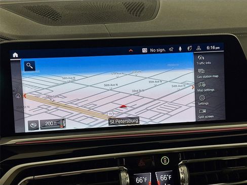 Used 2022 BMW X7 xDrive40i w/ M Sport Package AWD/4WD image 17
