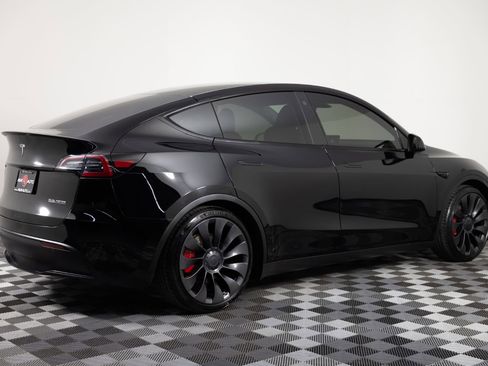 Used 2023 Tesla Model Y Performance AWD/4WD image 9