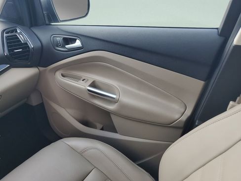 Used 2017 Ford Escape Titanium FWD image 16