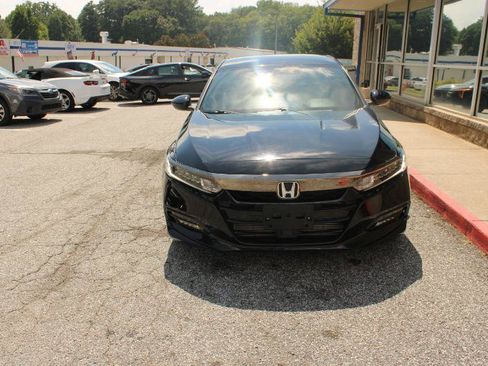 Used 2020 Honda Accord Sport image 2