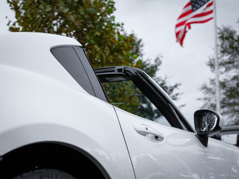 Used 2017 MAZDA MX-5 Miata RF Grand Touring image 33