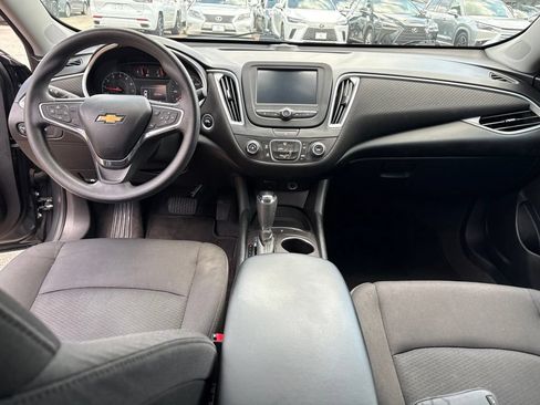 Used 2018 Chevrolet Malibu LS w/ LPO, Convenience Package 1 FWD image 19