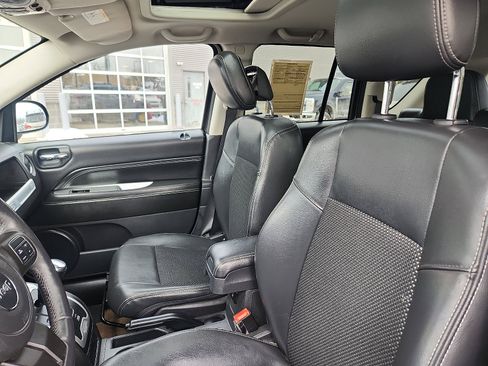 Used 2014 Jeep Compass Latitude w/ Sun/Sound Group image 21