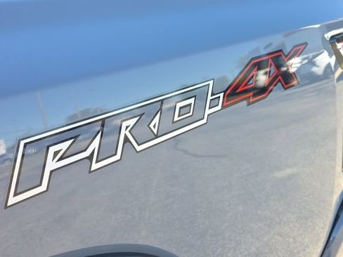 Used 2024 Nissan Frontier PRO-4X AWD/4WD image 6