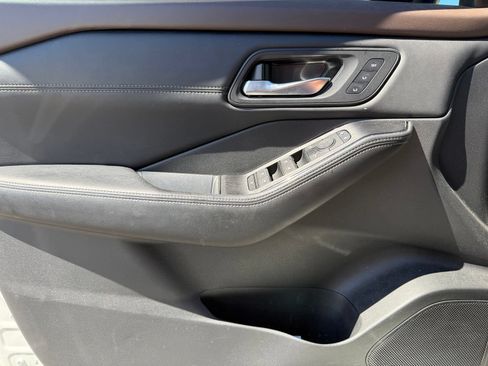 Used 2023 Nissan Rogue SL FWD image 19