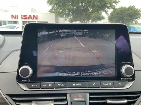 Used 2025 Nissan Altima 2.5 SV FWD image 26
