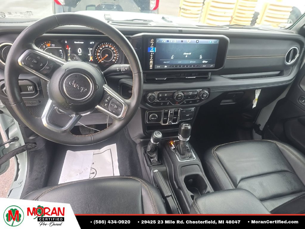 Used 2024 Jeep Wrangler Unlimited Sahara w/ Technology Group AWD/4WD image 14