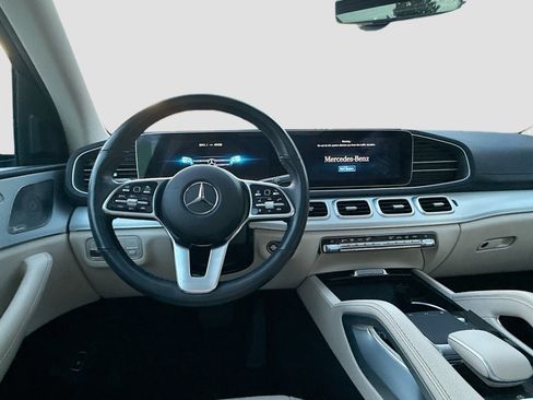 Used 2023 Mercedes-Benz GLS 450 4MATIC image 12