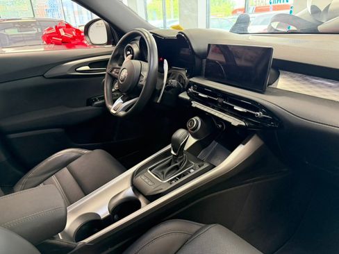 Used 2024 Alfa Romeo Tonale Veloce AWD/4WD image 47
