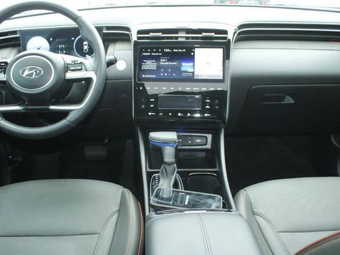 Used 2024 Hyundai Santa Cruz Limited image 14