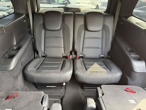 Used 2024 Mercedes-Benz GLS 63 AMG 4MATIC image 32